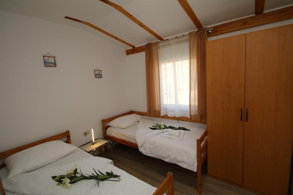 Oak House Villa Zadvarje Ngoại thất bức ảnh