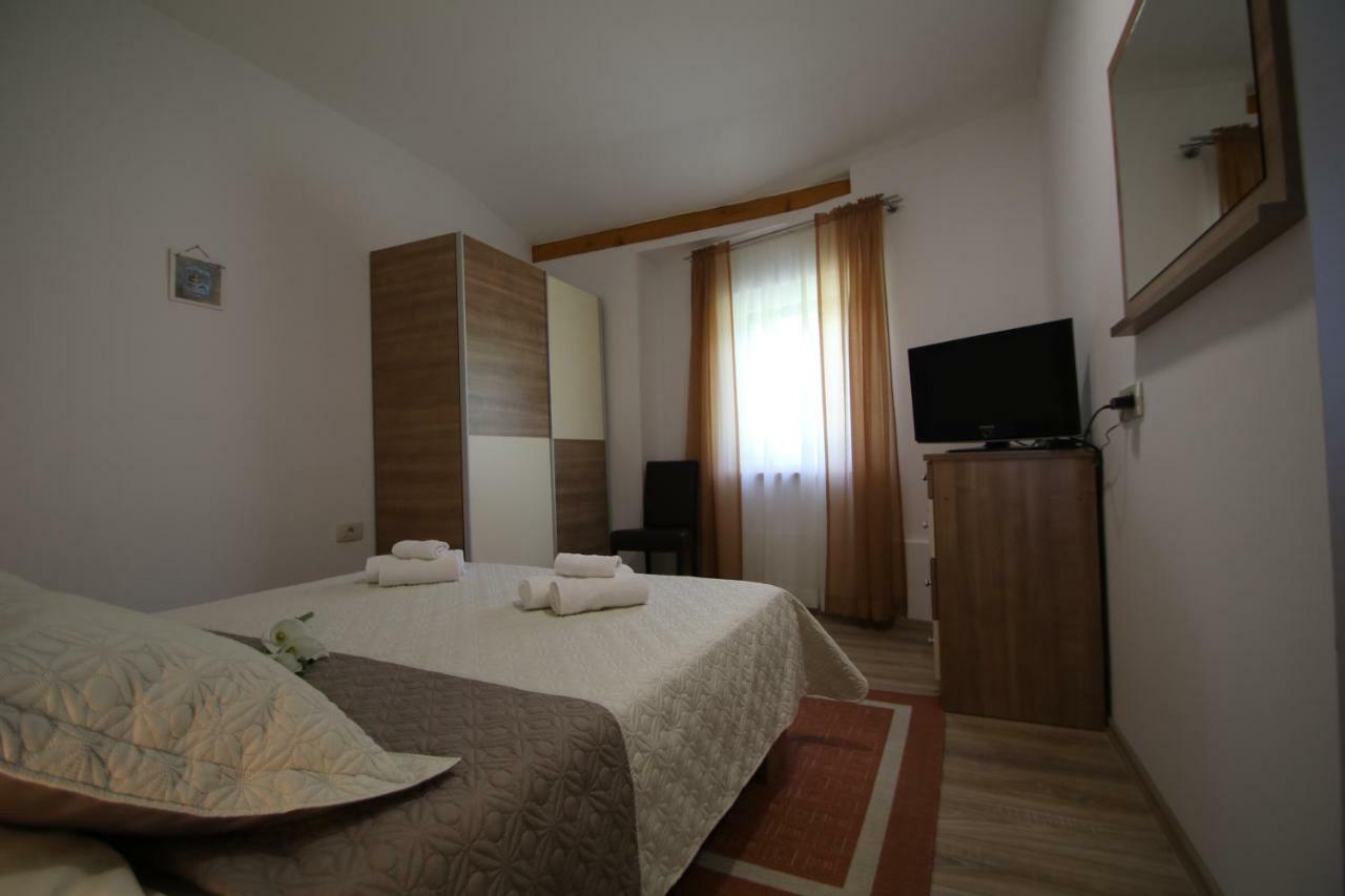 Oak House Villa Zadvarje Ngoại thất bức ảnh