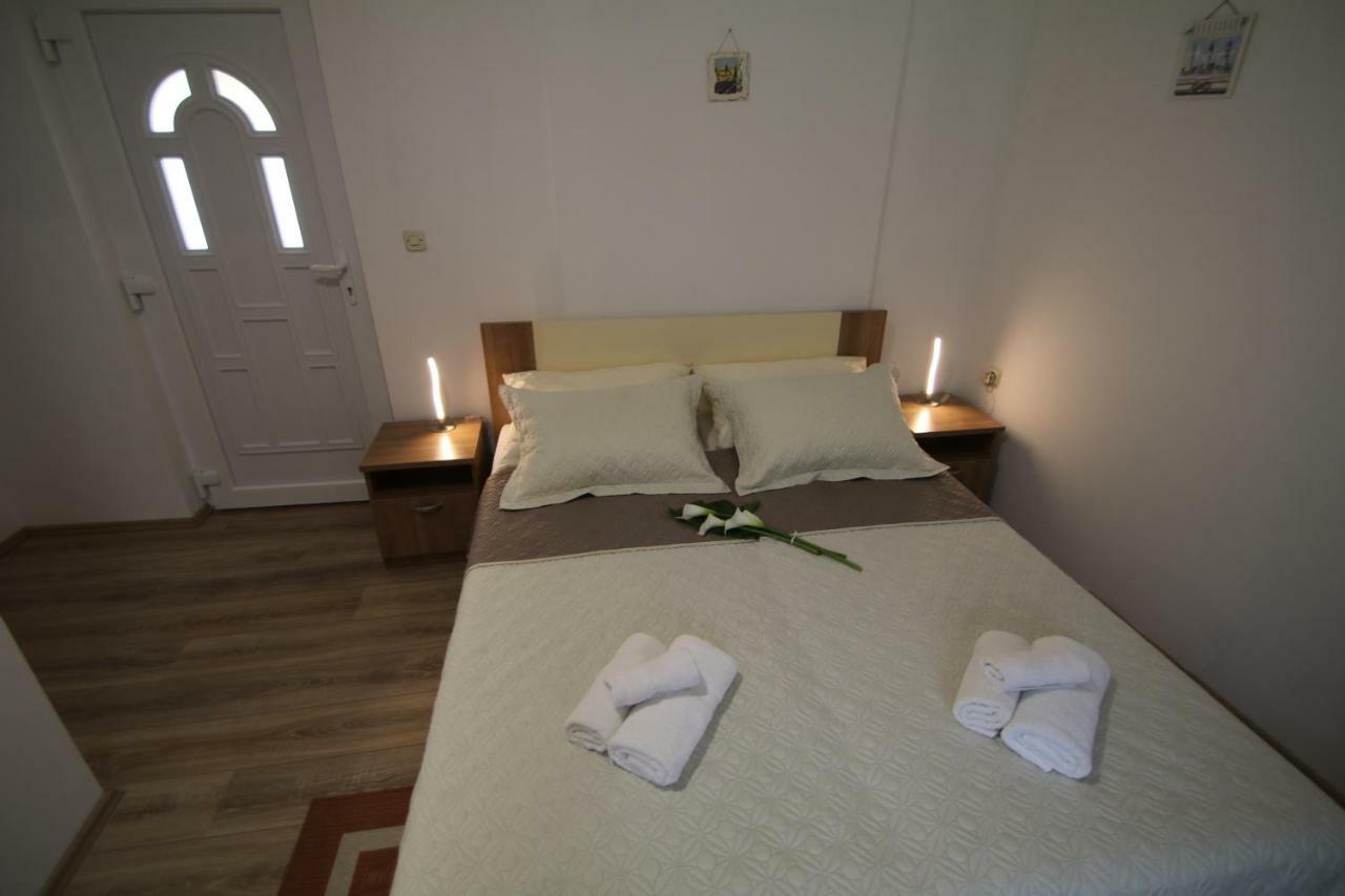 Oak House Villa Zadvarje Ngoại thất bức ảnh